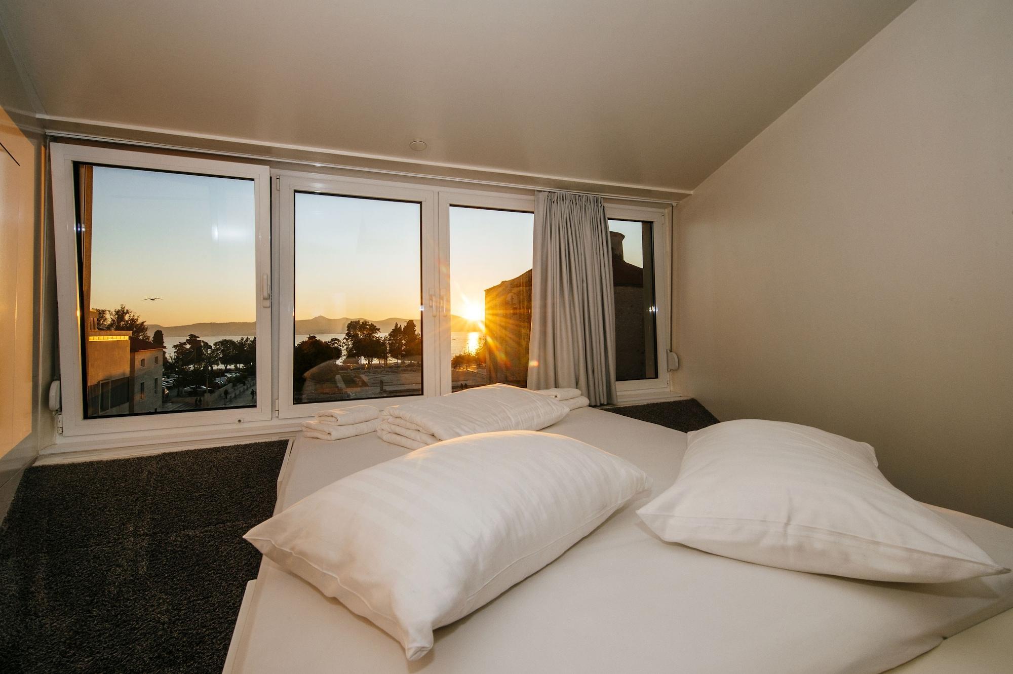Boutique Hostel Forum Zadar Ngoại thất bức ảnh